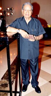 চিত্র:J Om Prakash.jpg