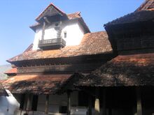 চিত্র:Padmanabhapuram palace ClockTower.jpg